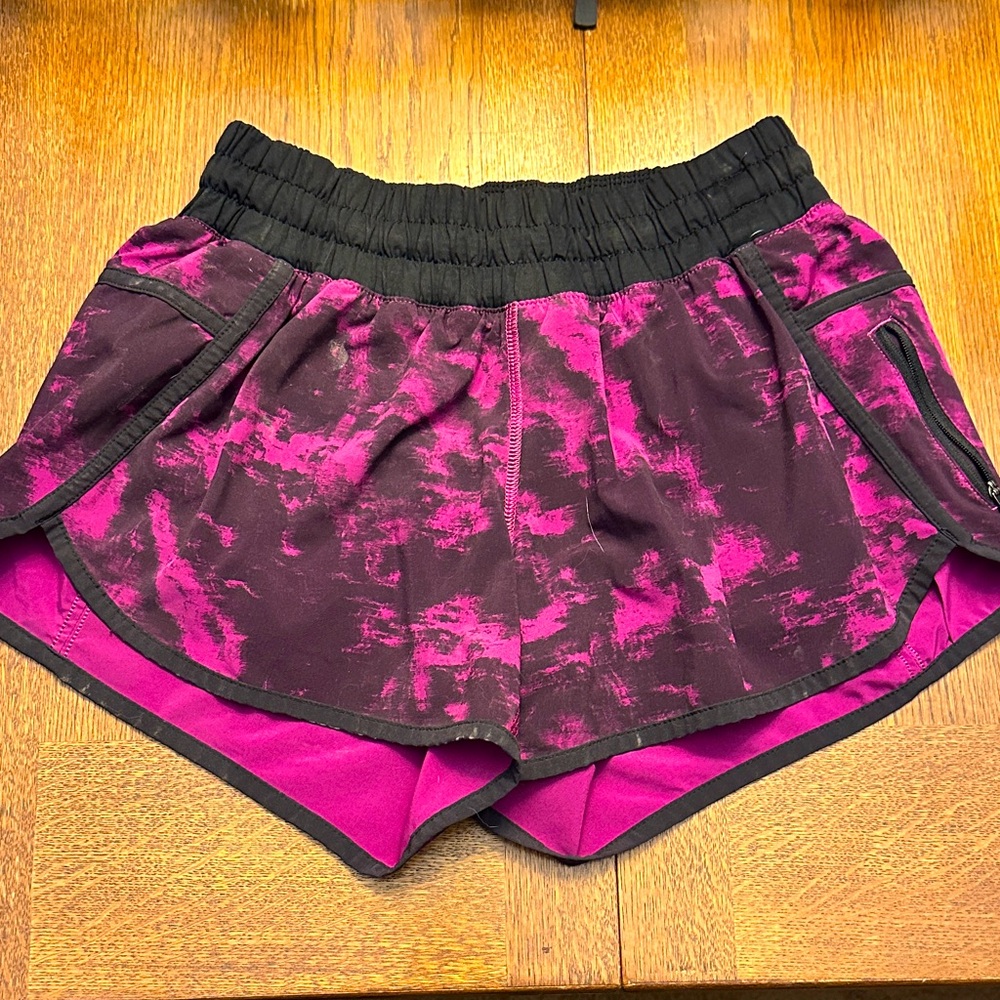 Lululemon Tracker Shorts, Size 4